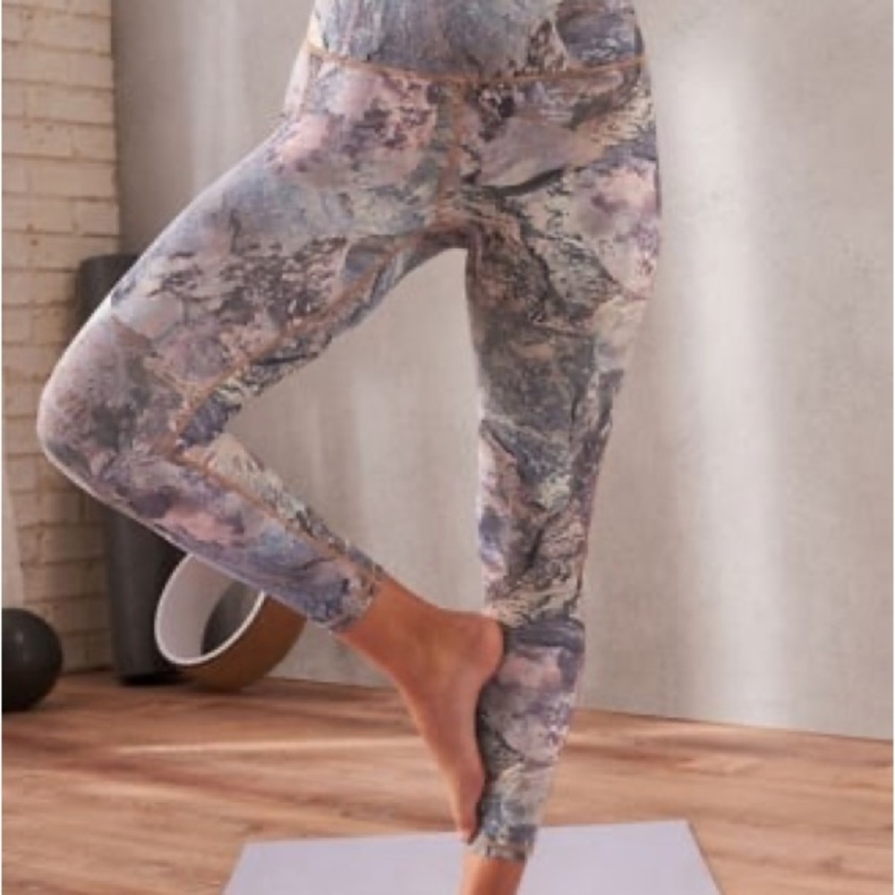 Fabletics Multicolor Abstract Leggings